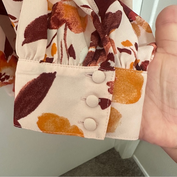 Floral Blouse NWOT - Picture 5 of 7